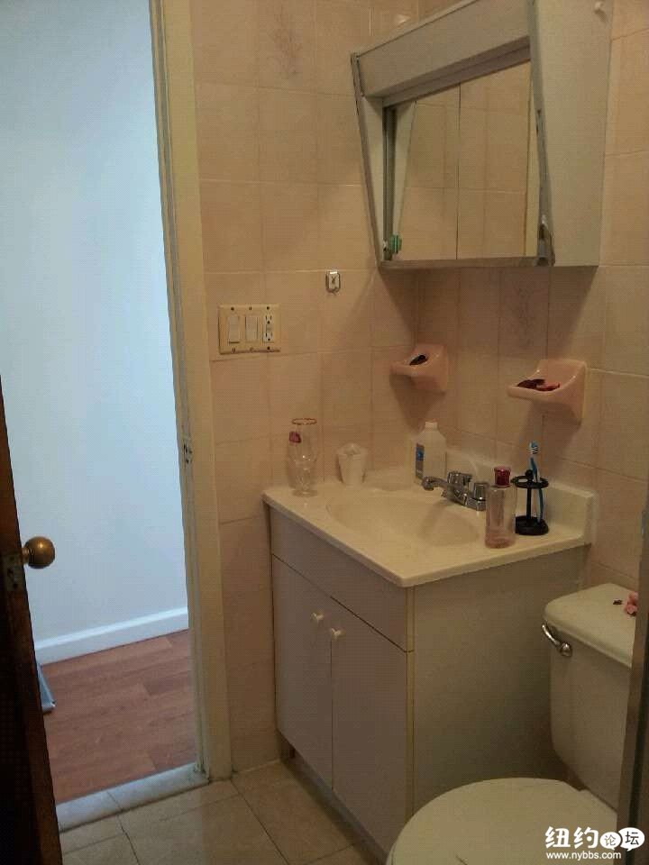 Bathroom 2.jpg