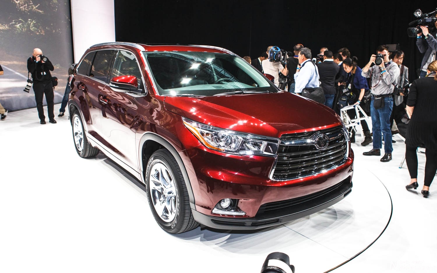 2016-Toyota-Highlander-red.jpg