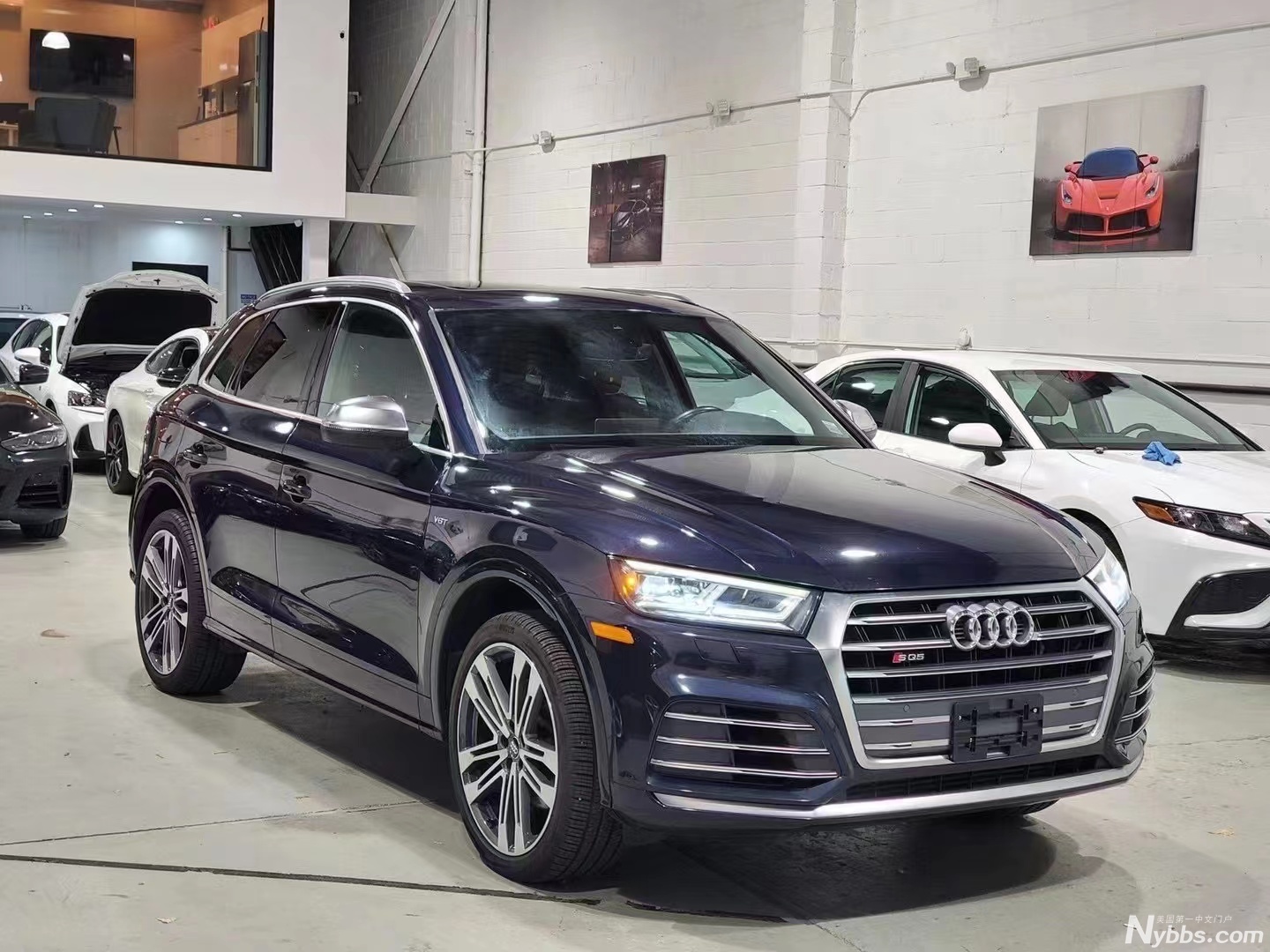 2018 Audi SQ5 Premium Plus front car body right side.jpg