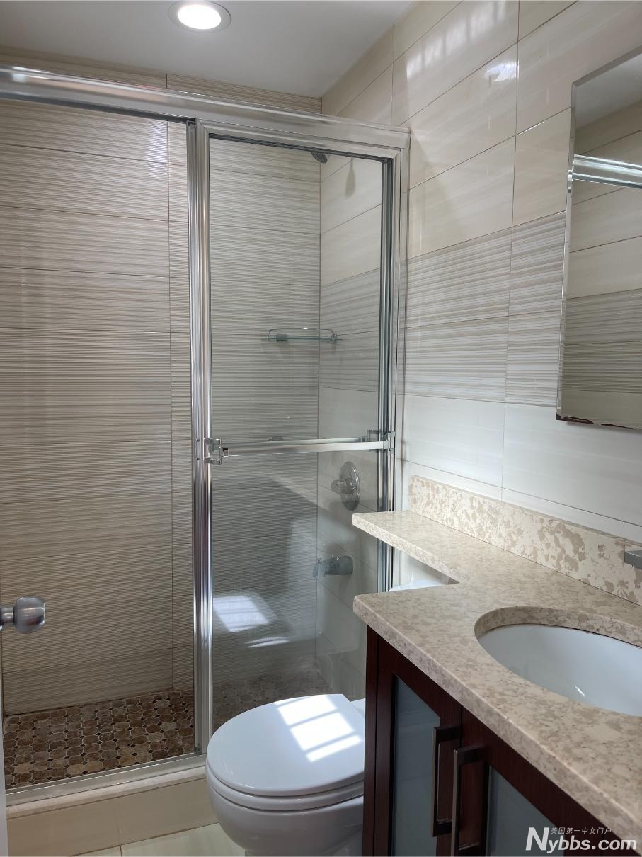 2MasterBath.jpg